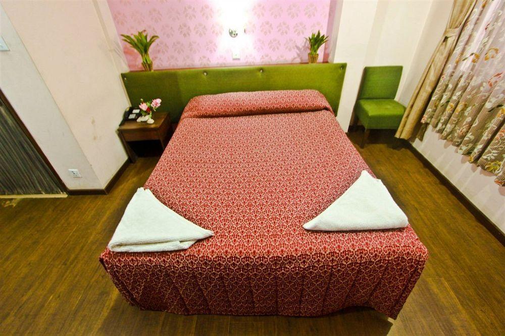 Backyard Hotel Kathmandu Exterior foto