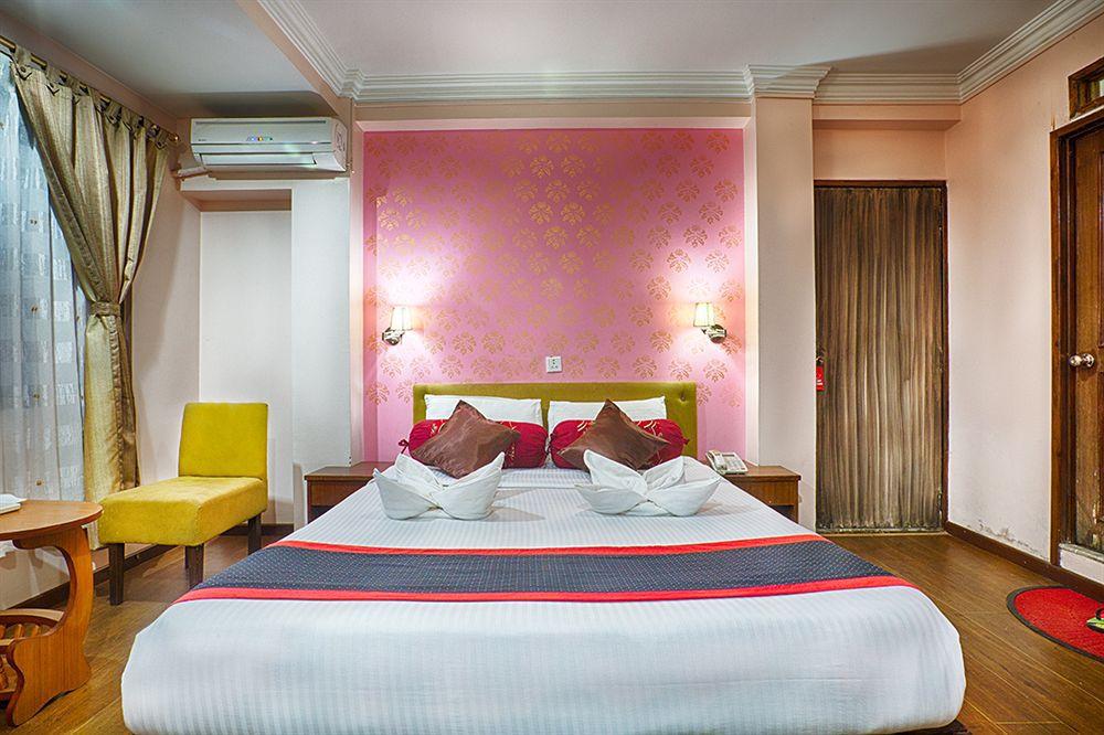 Backyard Hotel Kathmandu Exterior foto