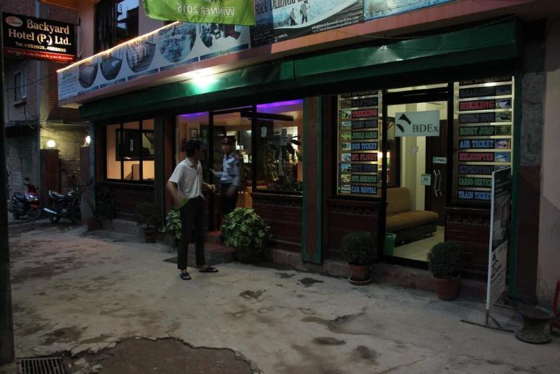 Backyard Hotel Kathmandu Exterior foto