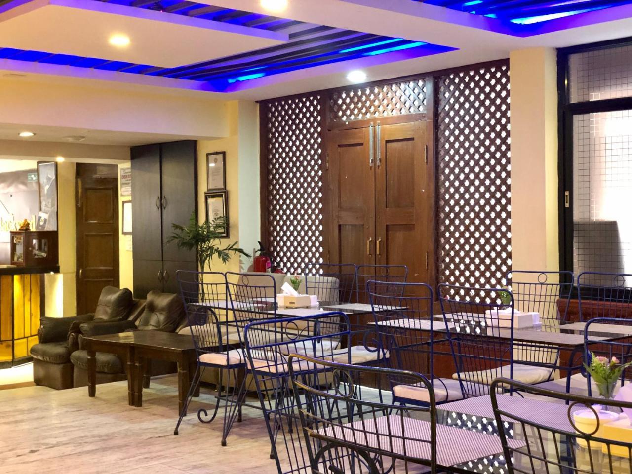 Backyard Hotel Kathmandu Exterior foto
